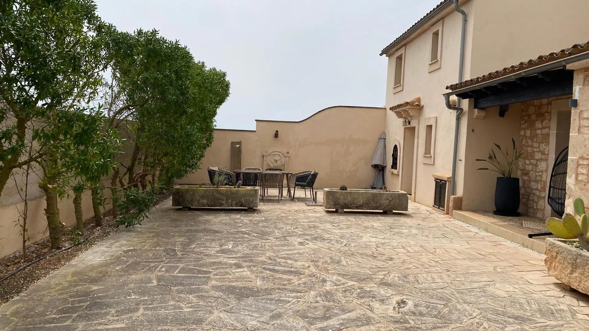 Mallorca 19 Km Montuiri Finca Gallo Negro Santanyi Campos Gesamte Unterkunft Social Media Spain